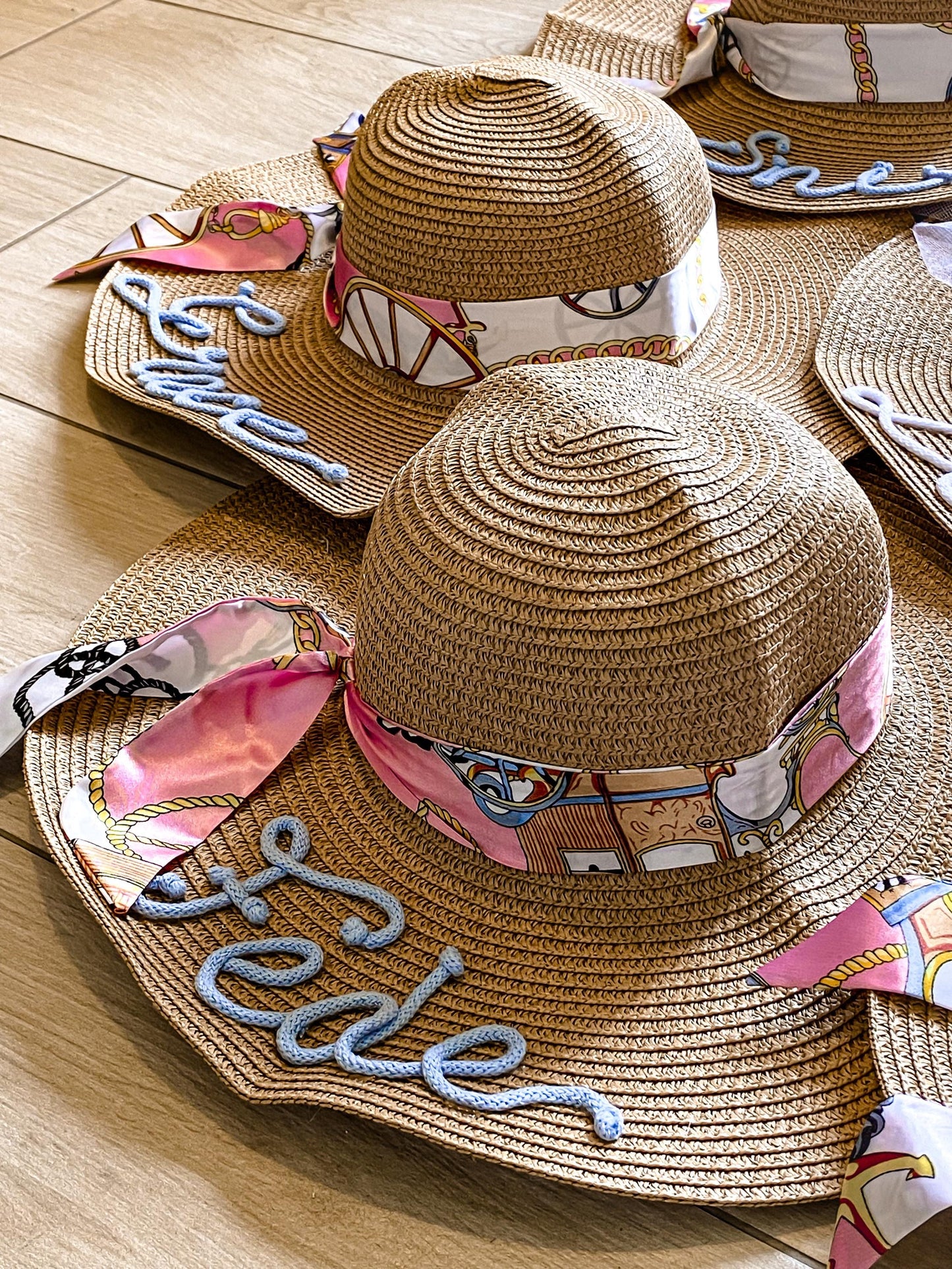 Cappello di Paglia con Nome e Foulard