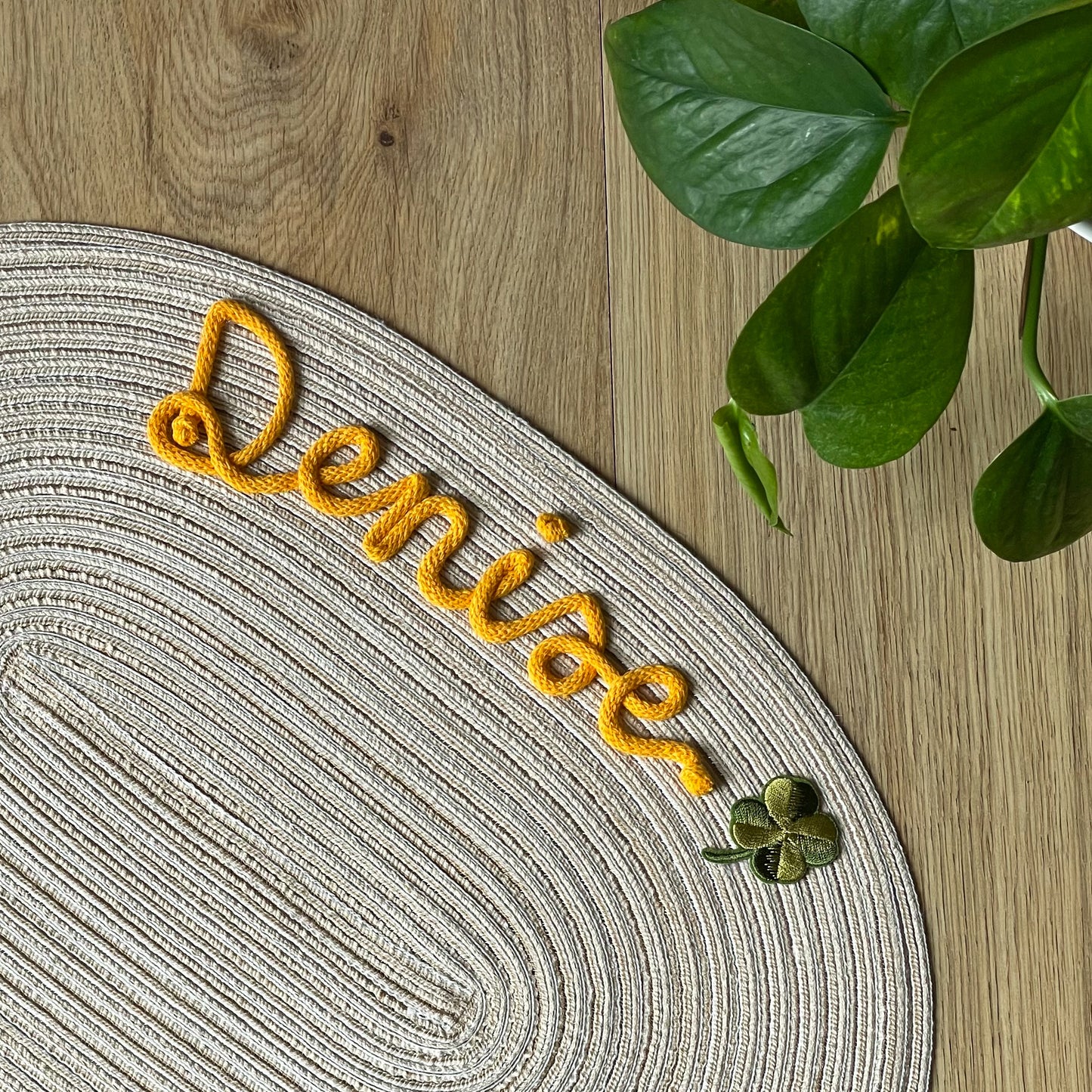 Tovaglietta Ovale Personalizzata con Nome e Decorazione