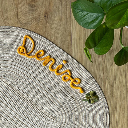 Tovaglietta Ovale Personalizzata con Nome e Decorazione