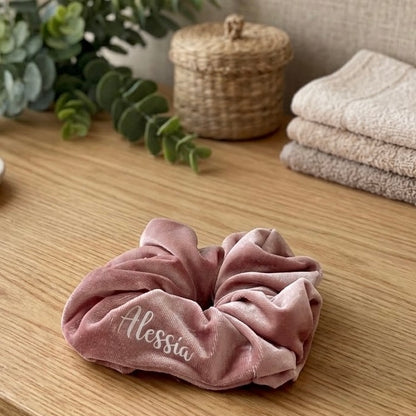 Scrunchies in velluto personalizzati