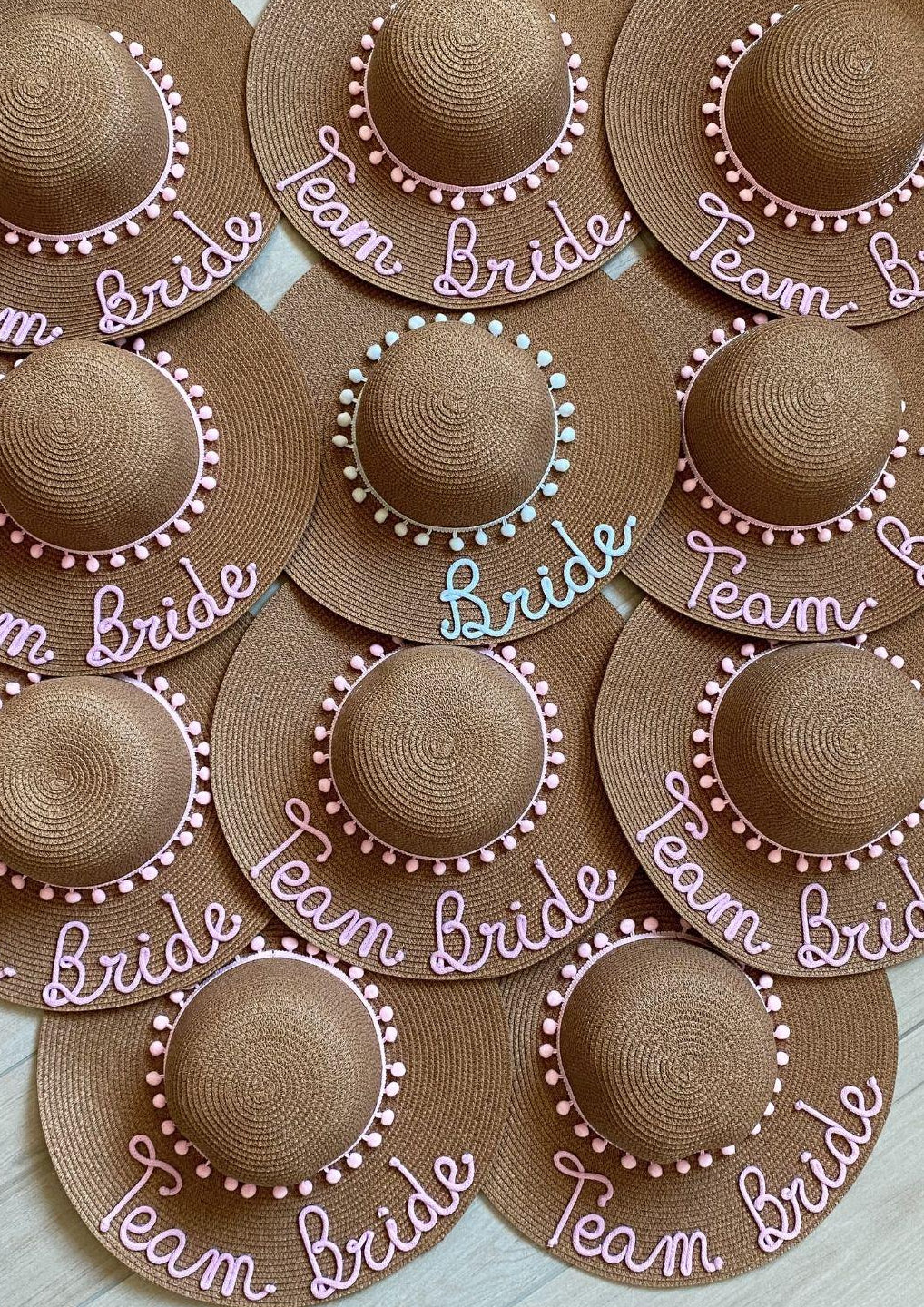 set 10 cappelli personalizzati per addio al nubilato con scritta bride e team bride